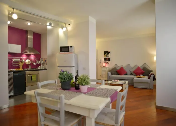 Super In Santa Croce District Daire